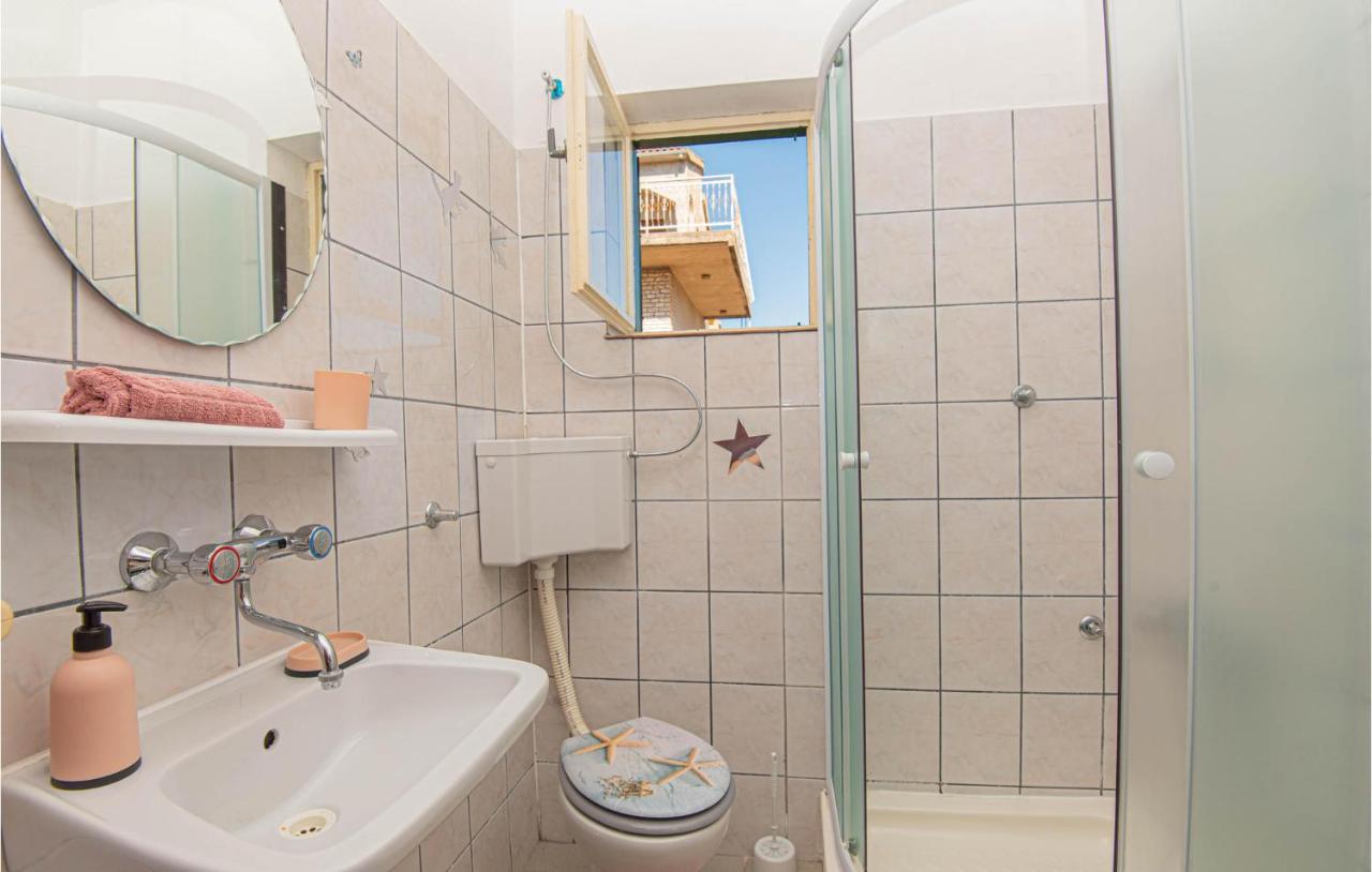 3 Bedroom Lovely Apartment In Brodarica Brodarica  Dış mekan fotoğraf