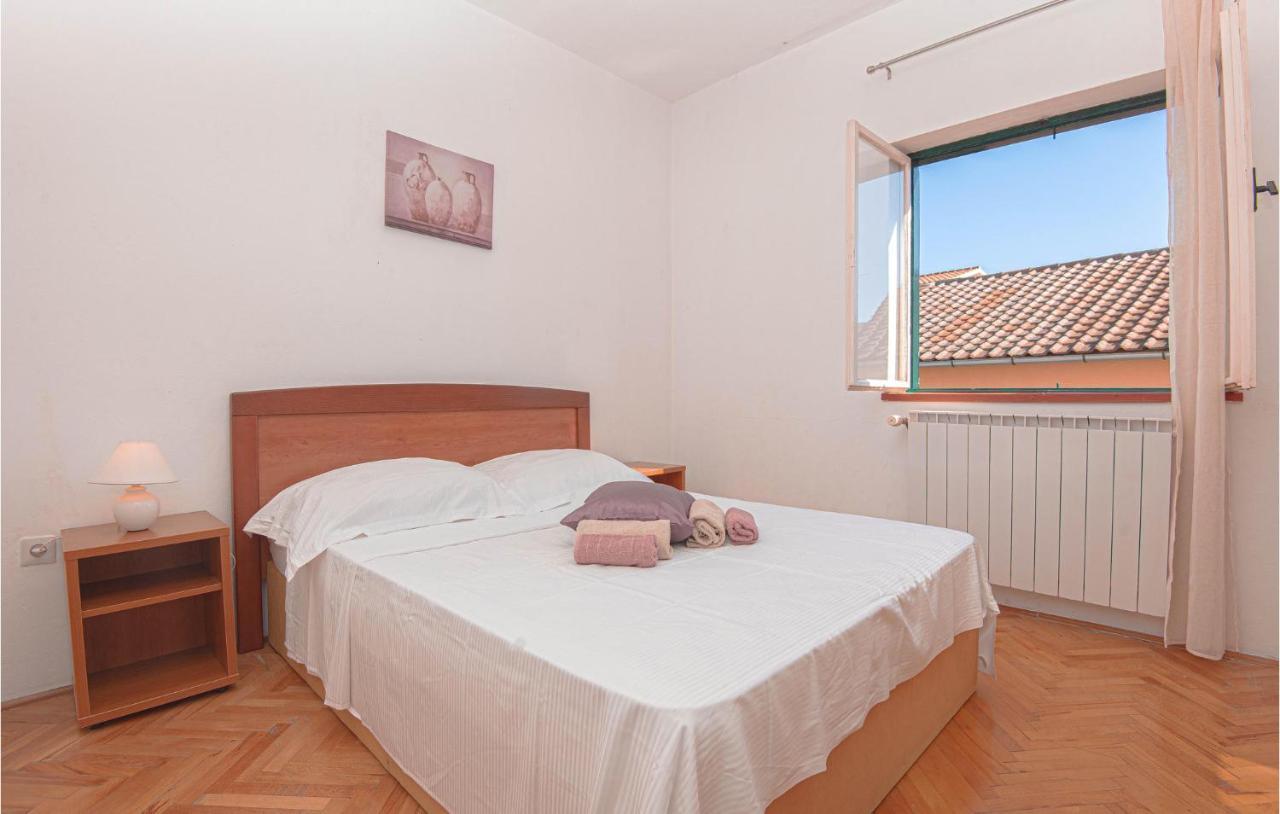 3 Bedroom Lovely Apartment In Brodarica Brodarica  Dış mekan fotoğraf