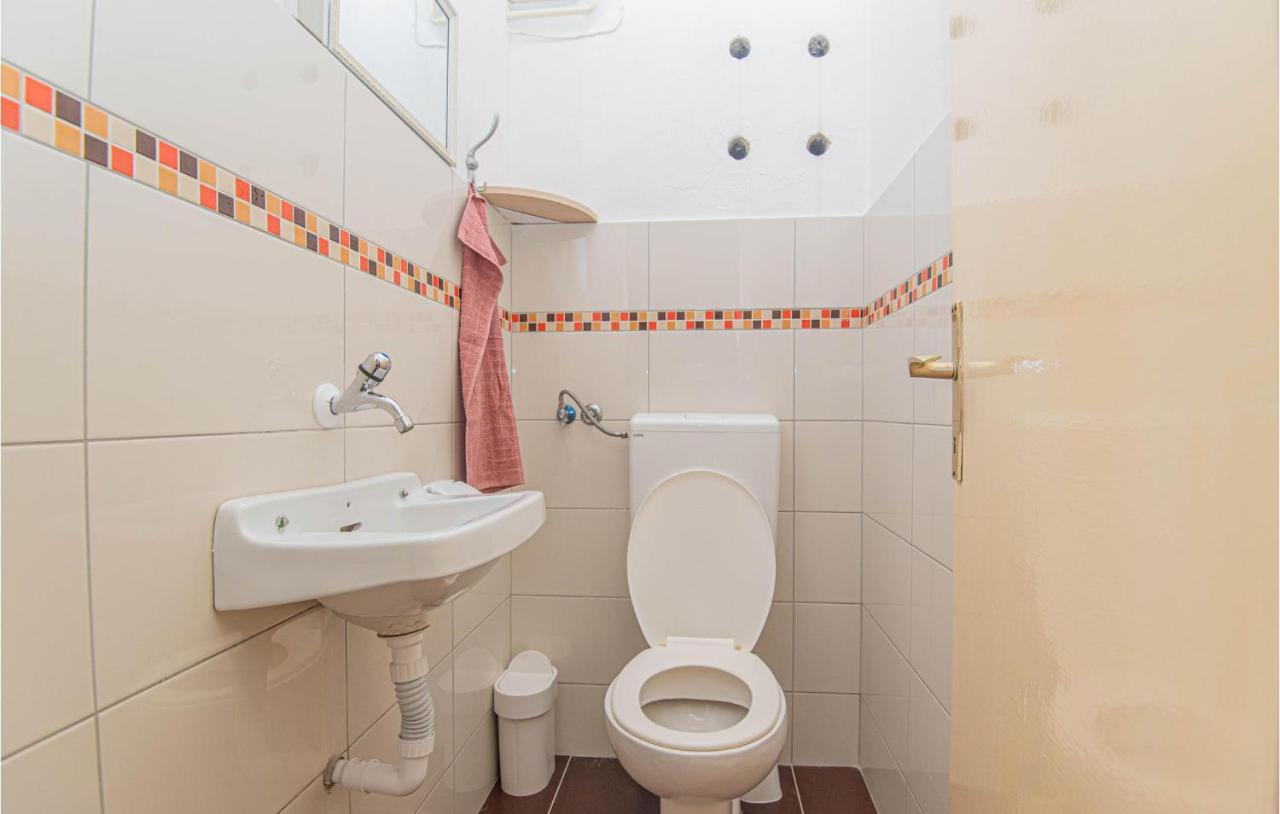 3 Bedroom Lovely Apartment In Brodarica Brodarica  Dış mekan fotoğraf